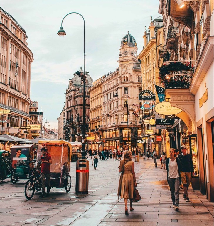 Vienna_Austria_081925A