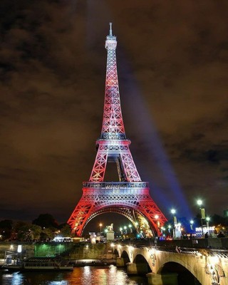 Eiffel Tower_Paris_032821A